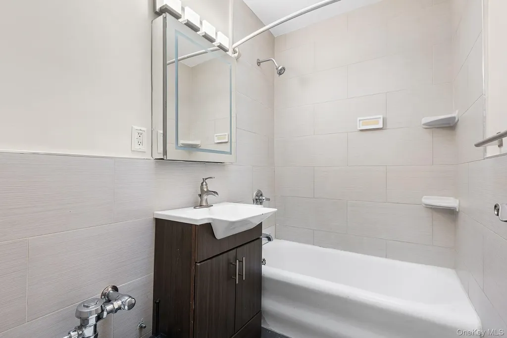 20 N Broadway White Plains NY 10601