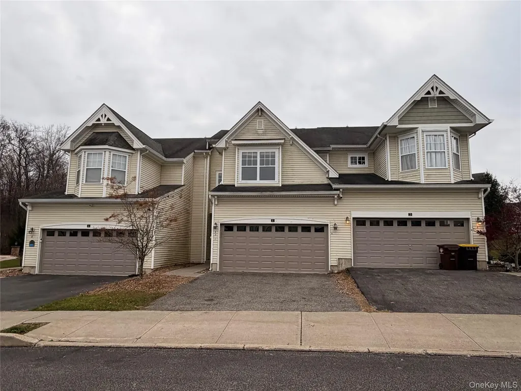 4 Avoncroft Lane Middletown NY 10940