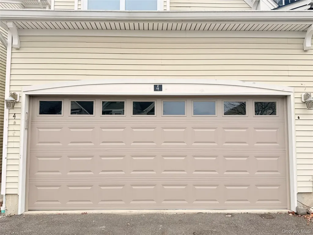 4 Avoncroft Lane Middletown NY 10940