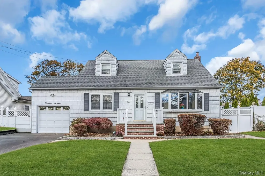 1316 12th Street West Babylon NY 11704