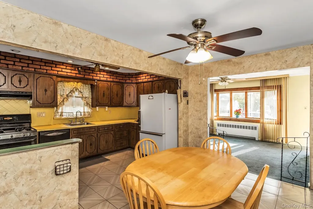 1316 12th Street West Babylon NY 11704