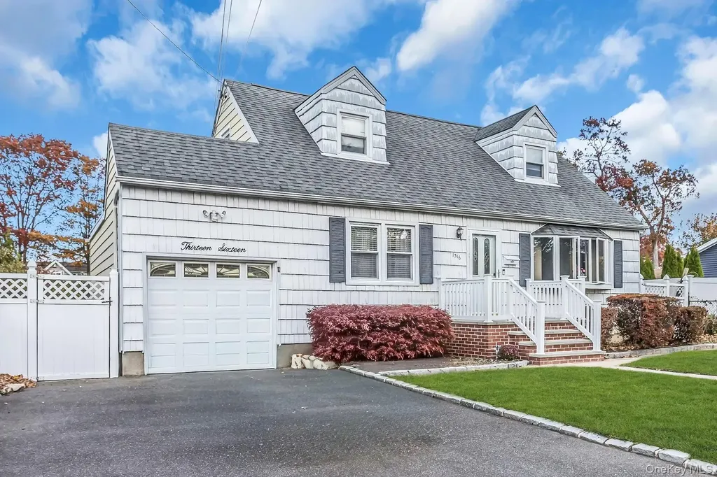 1316 12th Street West Babylon NY 11704