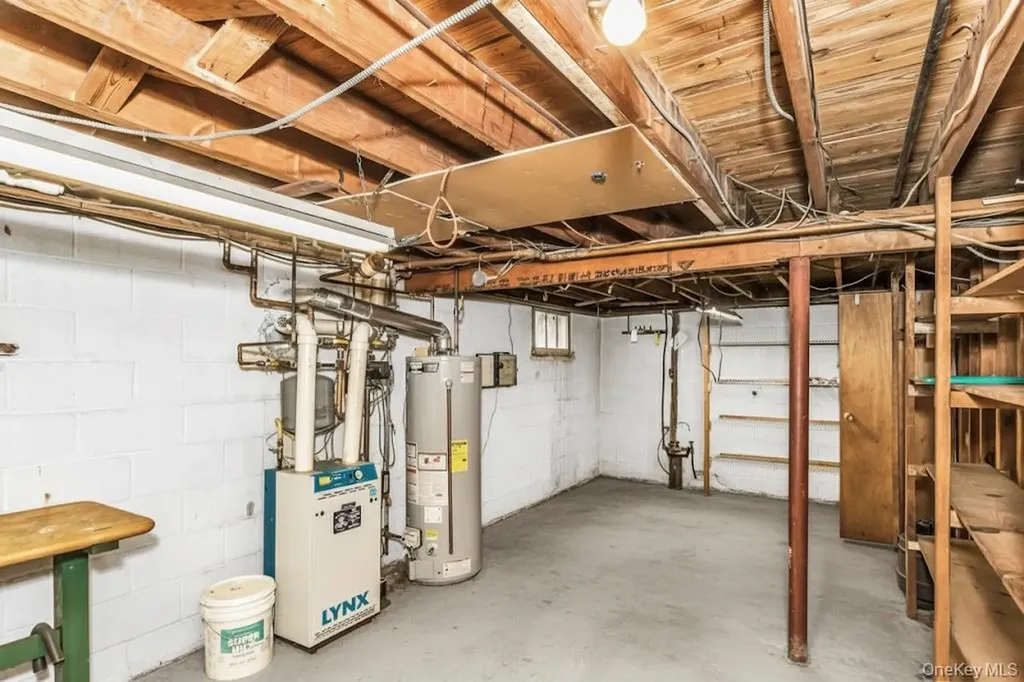 1316 12th Street West Babylon NY 11704