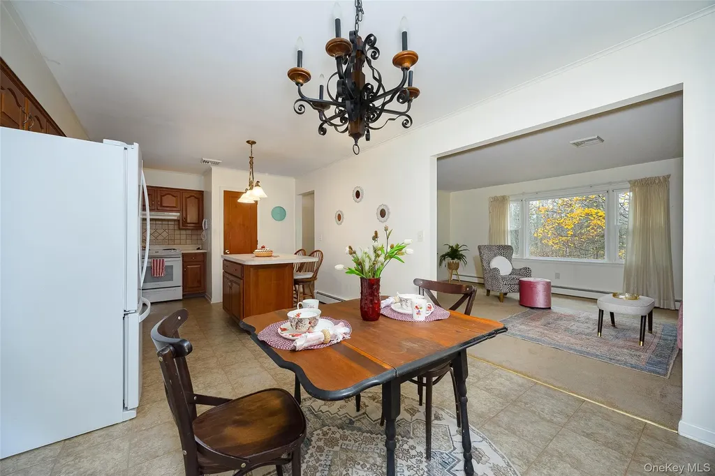 13 Chestnut Street Red Hook NY 12571