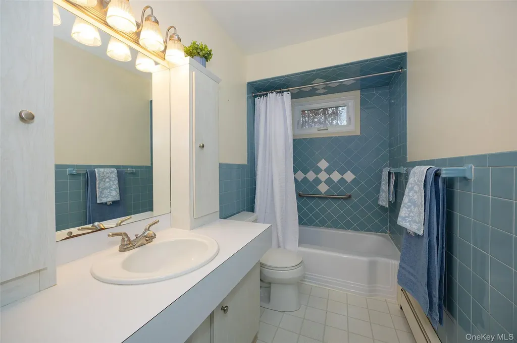 13 Chestnut Street Red Hook NY 12571
