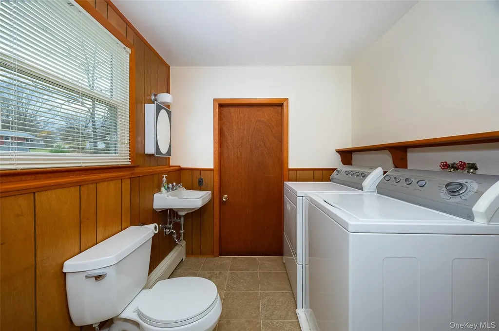 13 Chestnut Street Red Hook NY 12571
