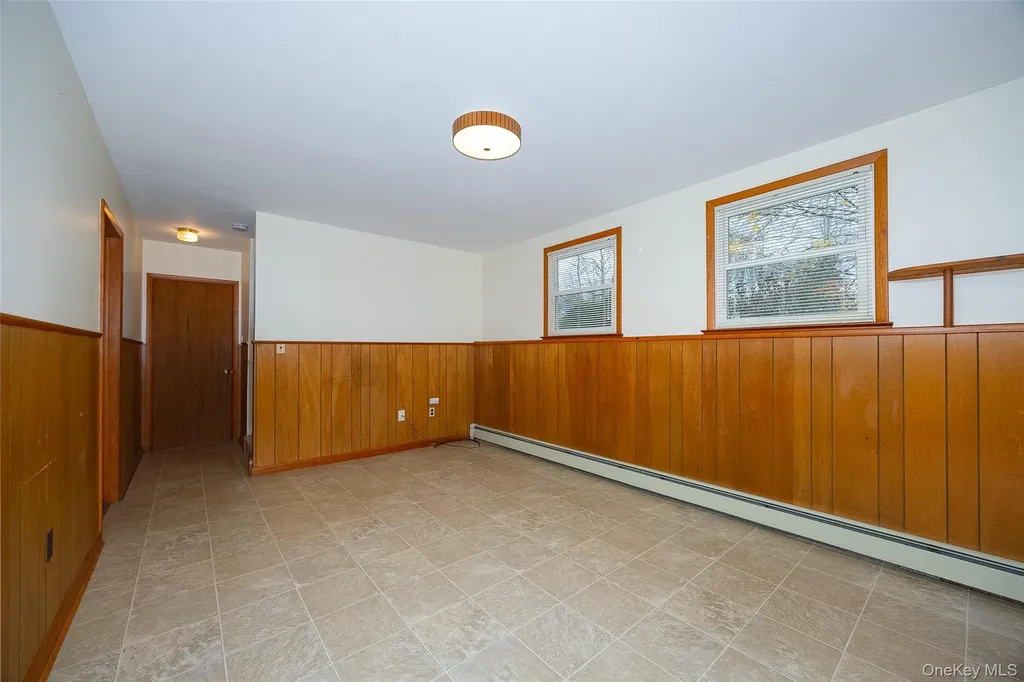 13 Chestnut Street Red Hook NY 12571