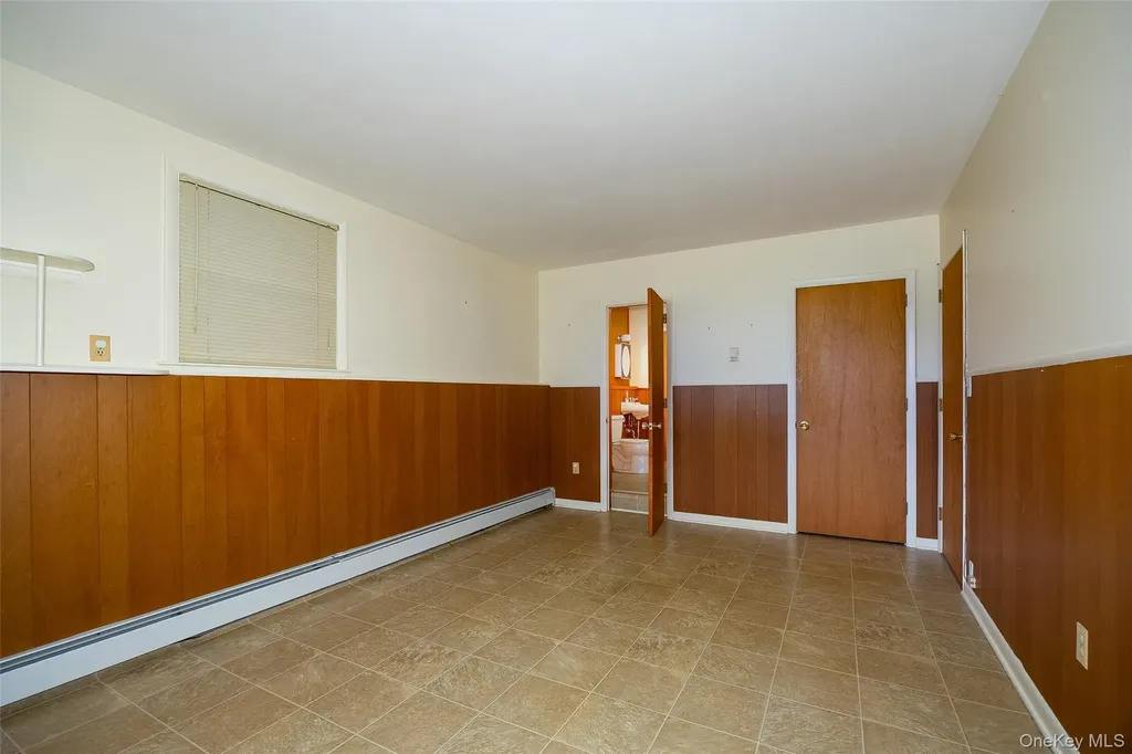 13 Chestnut Street Red Hook NY 12571