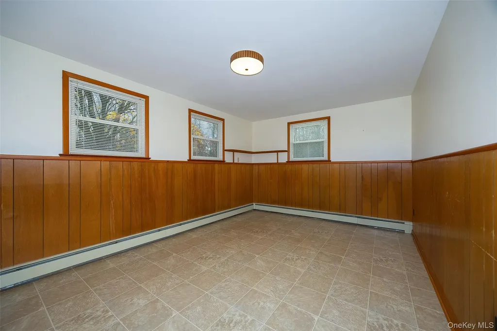 13 Chestnut Street Red Hook NY 12571