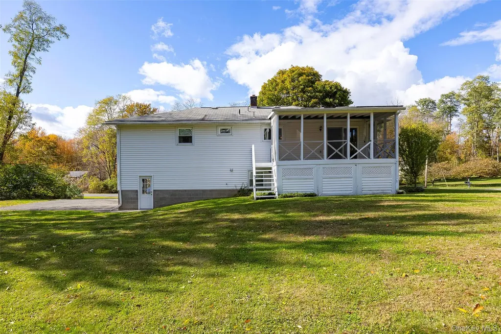 13 Chestnut Street Red Hook NY 12571