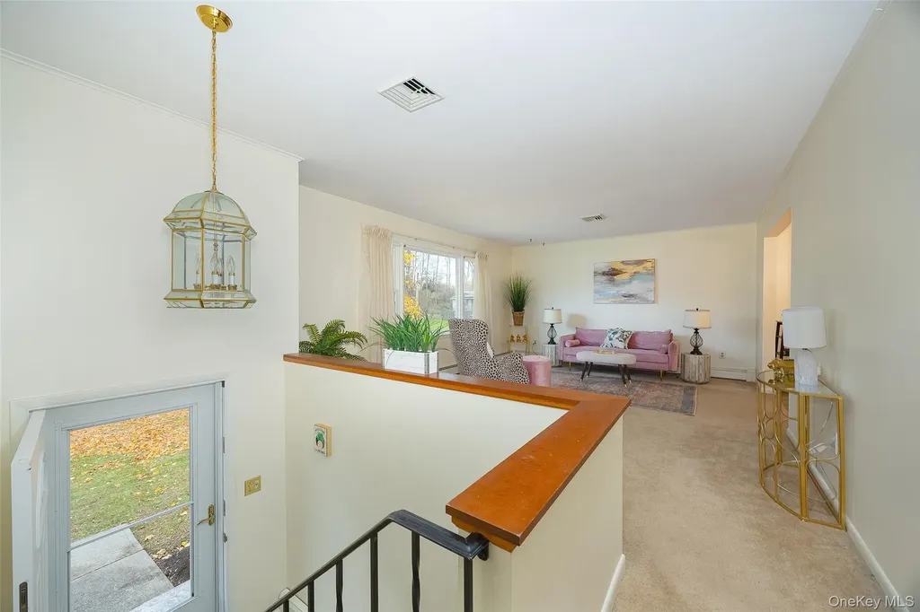 13 Chestnut Street Red Hook NY 12571
