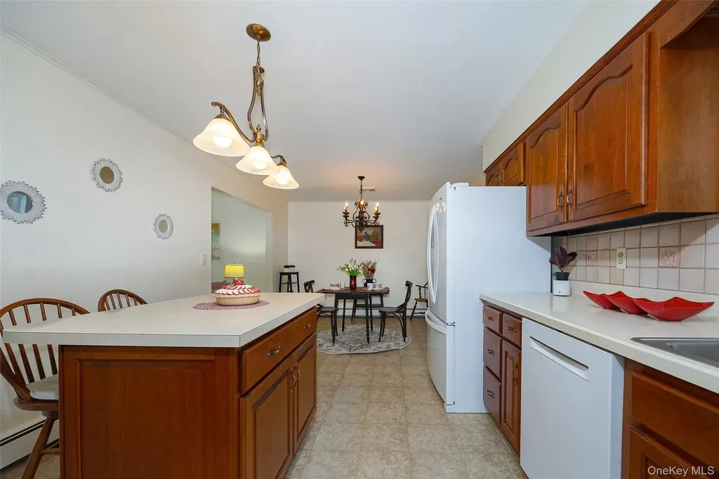 13 Chestnut Street Red Hook NY 12571