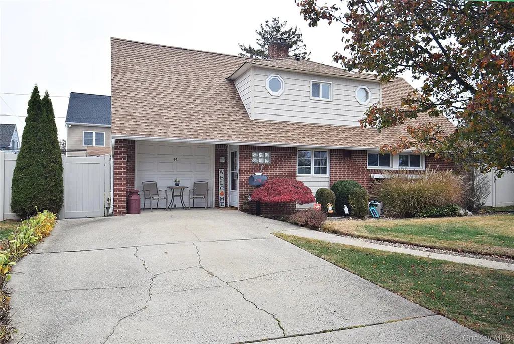 49 Cutter Lane Levittown NY 11756