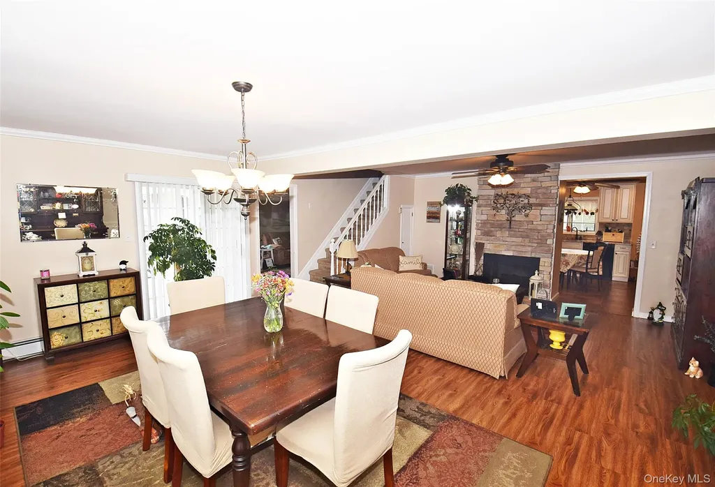 49 Cutter Lane Levittown NY 11756
