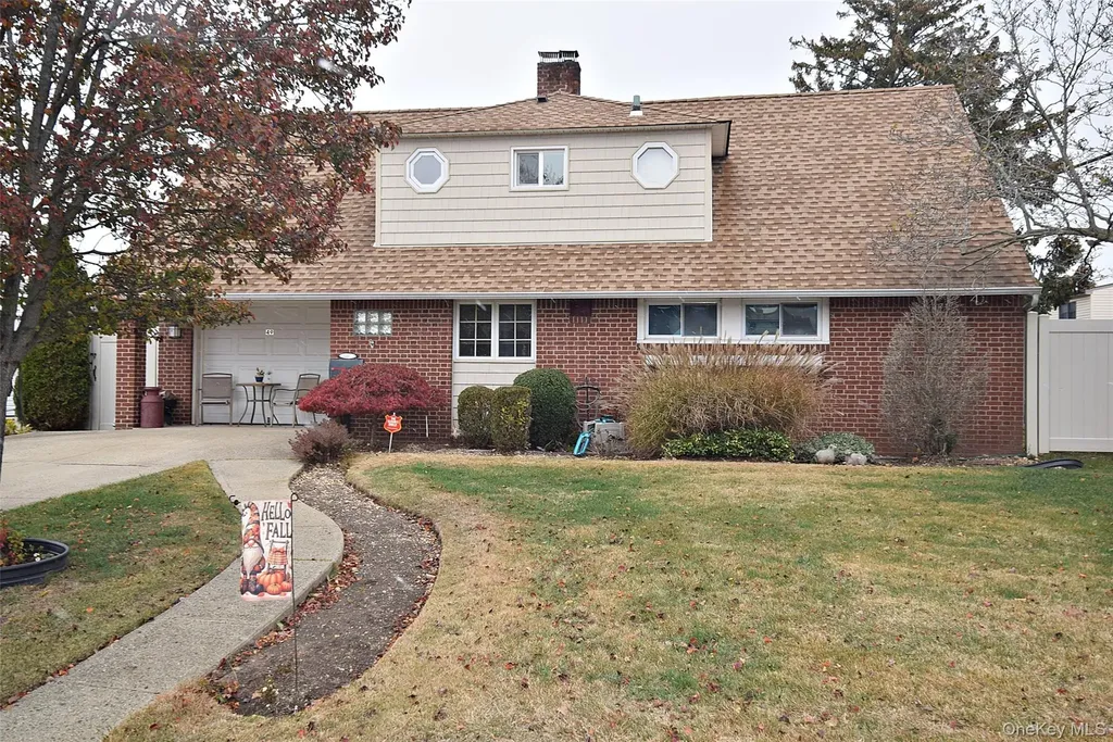 49 Cutter Lane Levittown NY 11756