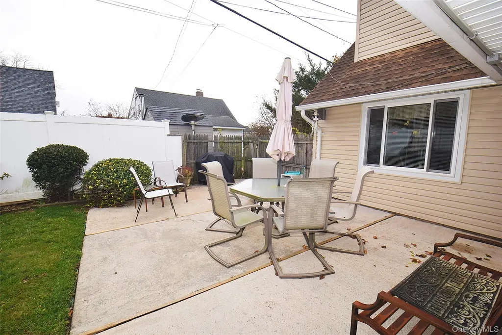 49 Cutter Lane Levittown NY 11756