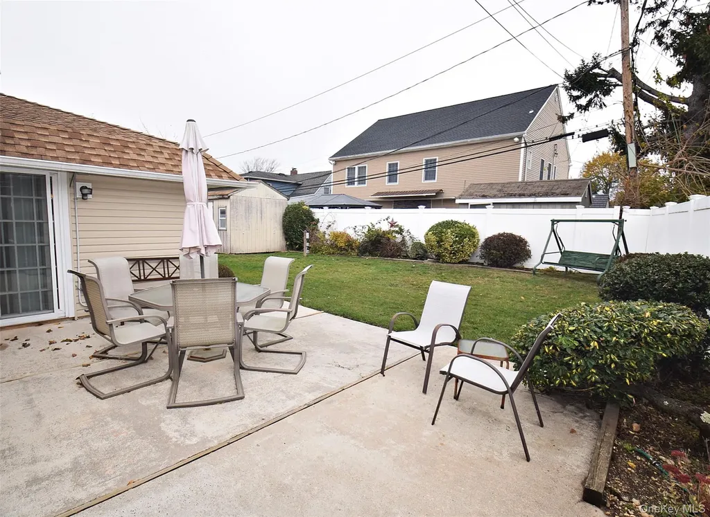 49 Cutter Lane Levittown NY 11756