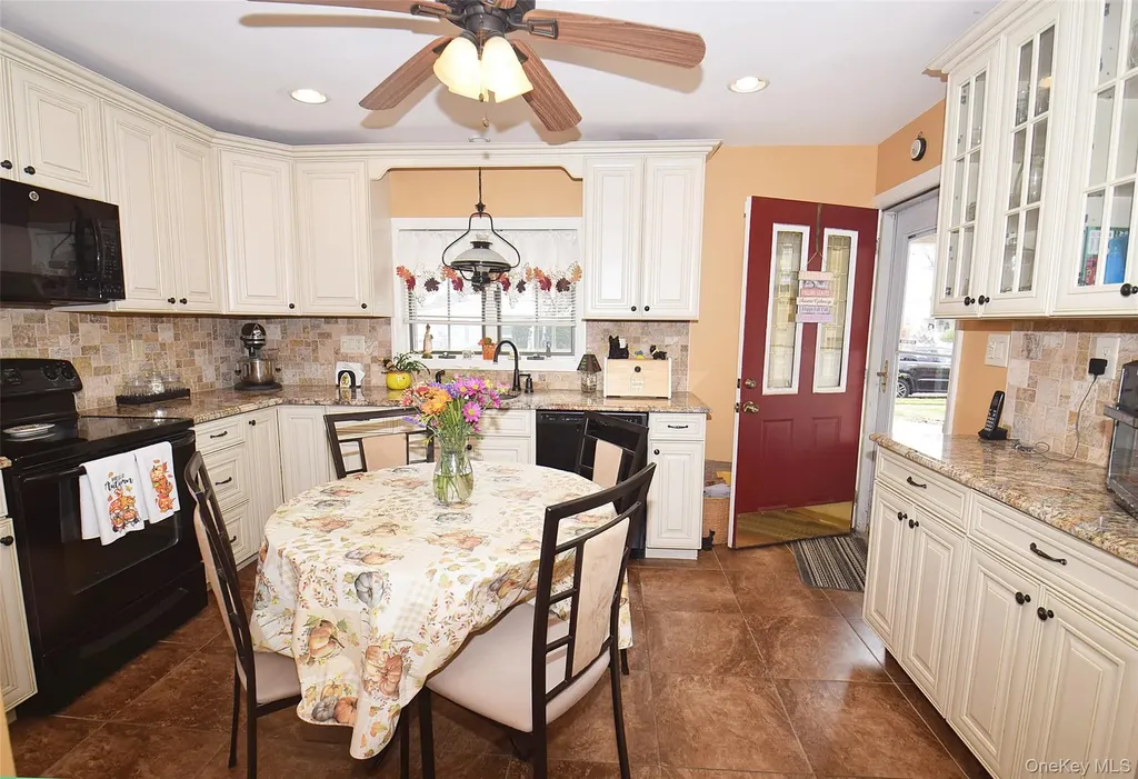 49 Cutter Lane Levittown NY 11756