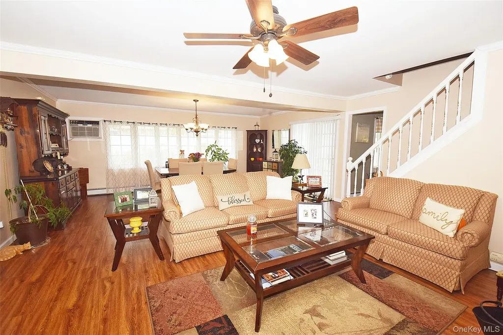 49 Cutter Lane Levittown NY 11756
