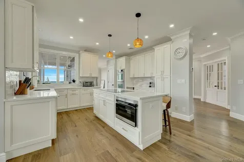 150 Landing Lane Baiting Hollow NY 11933