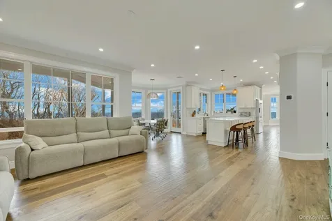 150 Landing Lane Baiting Hollow NY 11933