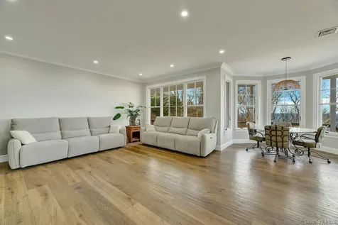 150 Landing Lane Baiting Hollow NY 11933