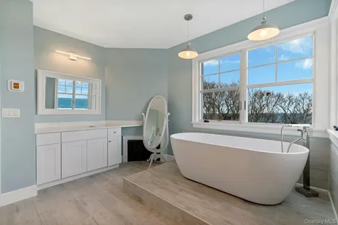 150 Landing Lane Baiting Hollow NY 11933