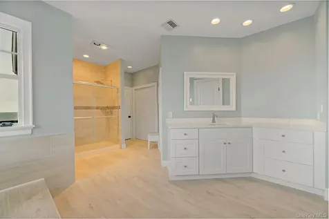 150 Landing Lane Baiting Hollow NY 11933