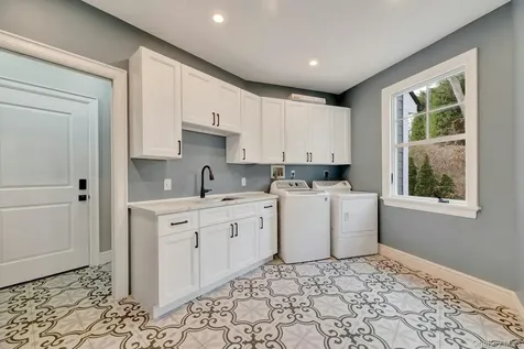 150 Landing Lane Baiting Hollow NY 11933