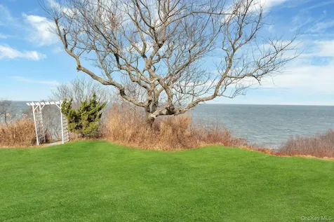 150 Landing Lane Baiting Hollow NY 11933