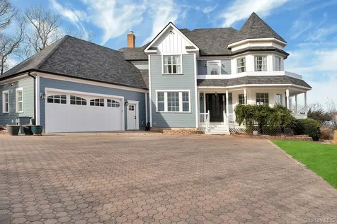 150 Landing Lane Baiting Hollow NY 11933