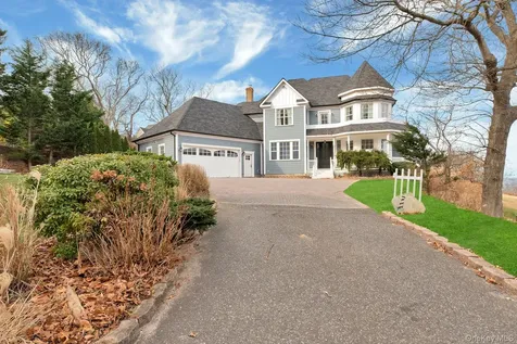 150 Landing Lane Baiting Hollow NY 11933