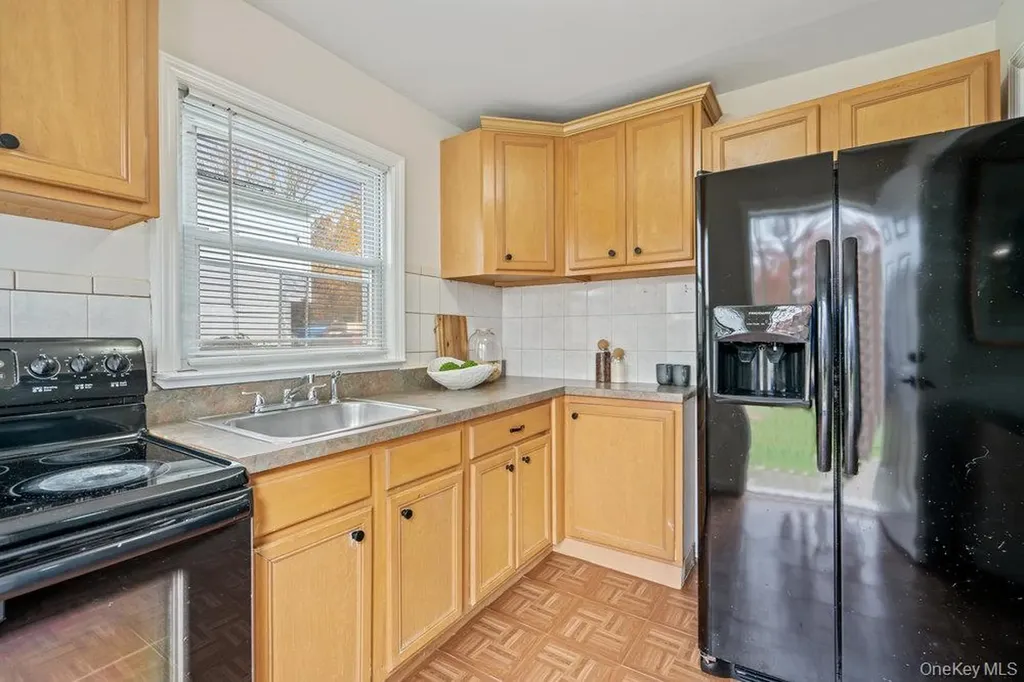 42 Mayfield Drive Mastic Beach NY 11951