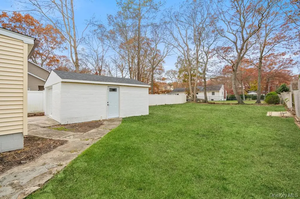 42 Mayfield Drive Mastic Beach NY 11951