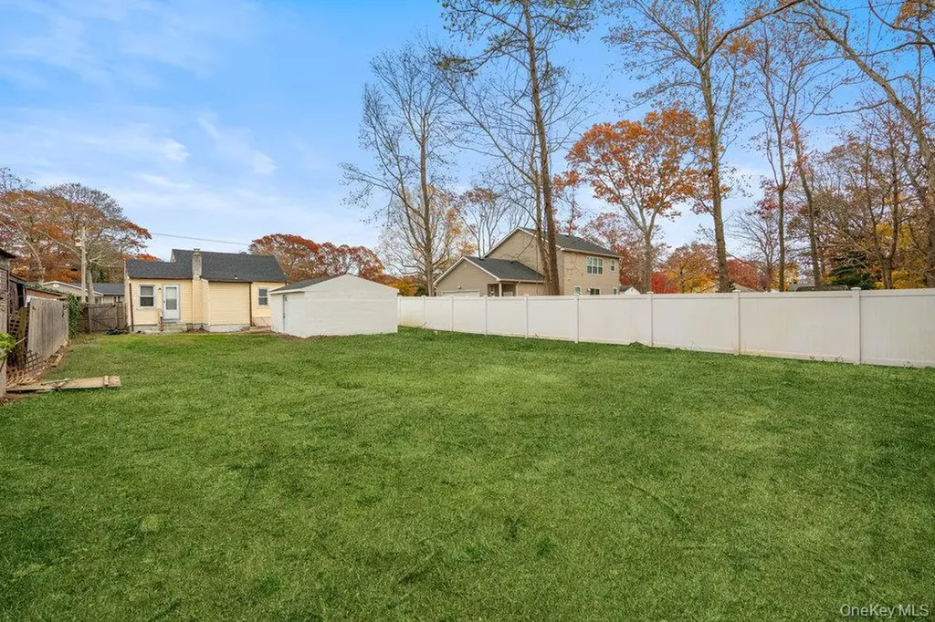 42 Mayfield Drive Mastic Beach NY 11951