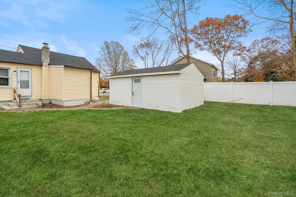 42 Mayfield Drive Mastic Beach NY 11951