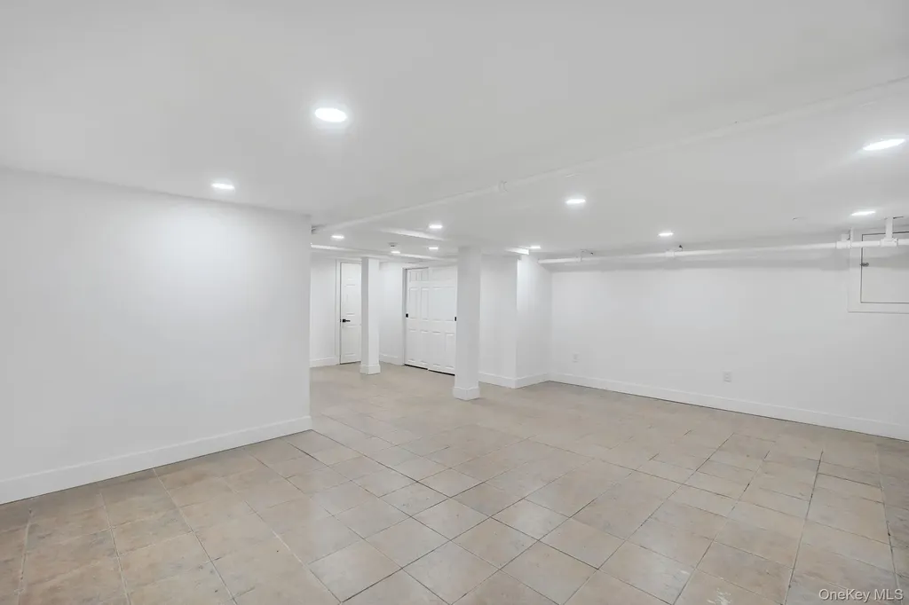 810 Wallace Avenue Baldwin NY 11510
