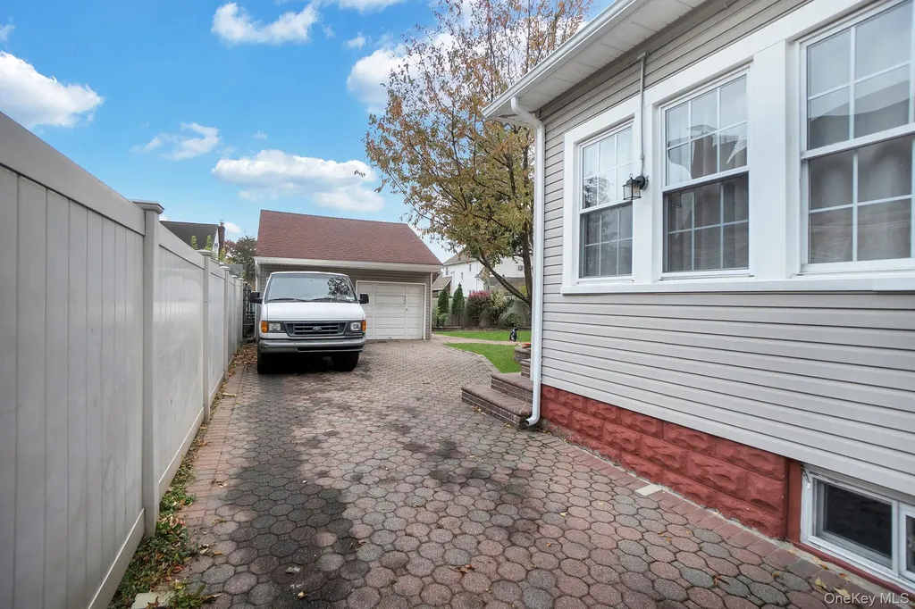 810 Wallace Avenue Baldwin NY 11510