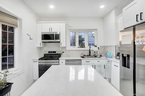 810 Wallace Avenue Baldwin NY 11510
