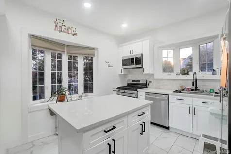 810 Wallace Avenue Baldwin NY 11510