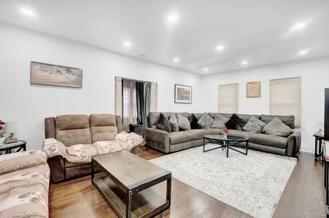 810 Wallace Avenue Baldwin NY 11510