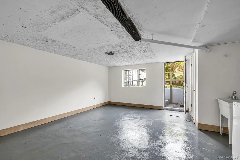 1276 Edison Avenue Bronx NY 10461