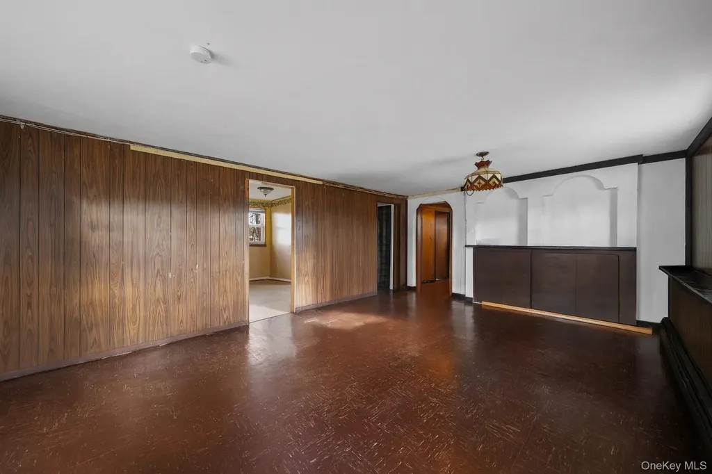 21 Lama Drive Shirley NY 11967