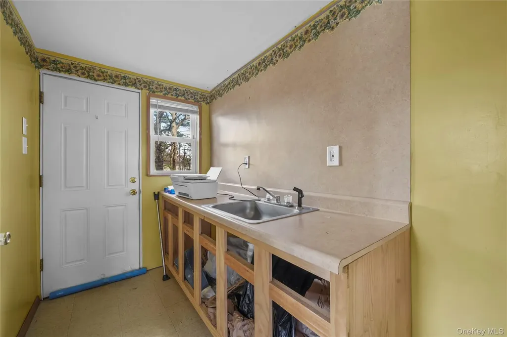 21 Lama Drive Shirley NY 11967
