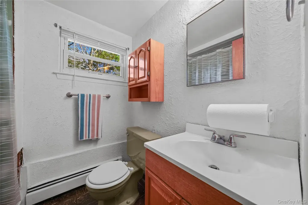 21 Lama Drive Shirley NY 11967