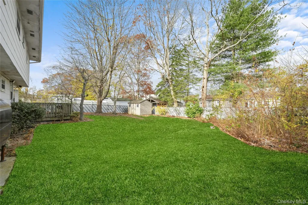 21 Lama Drive Shirley NY 11967