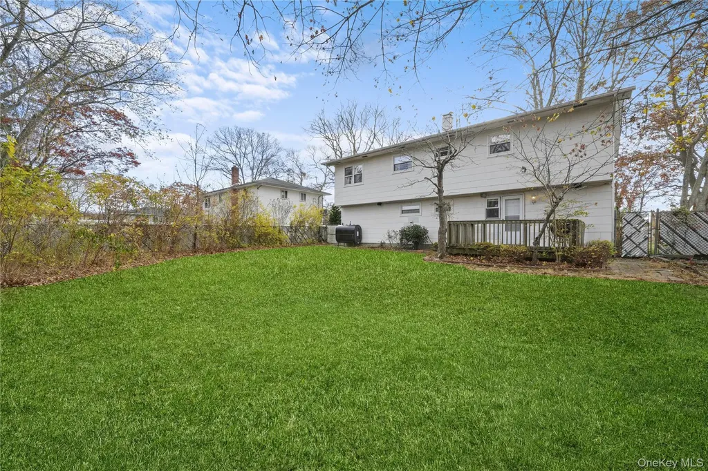 21 Lama Drive Shirley NY 11967
