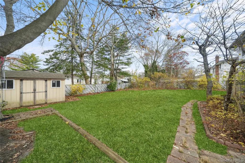21 Lama Drive Shirley NY 11967
