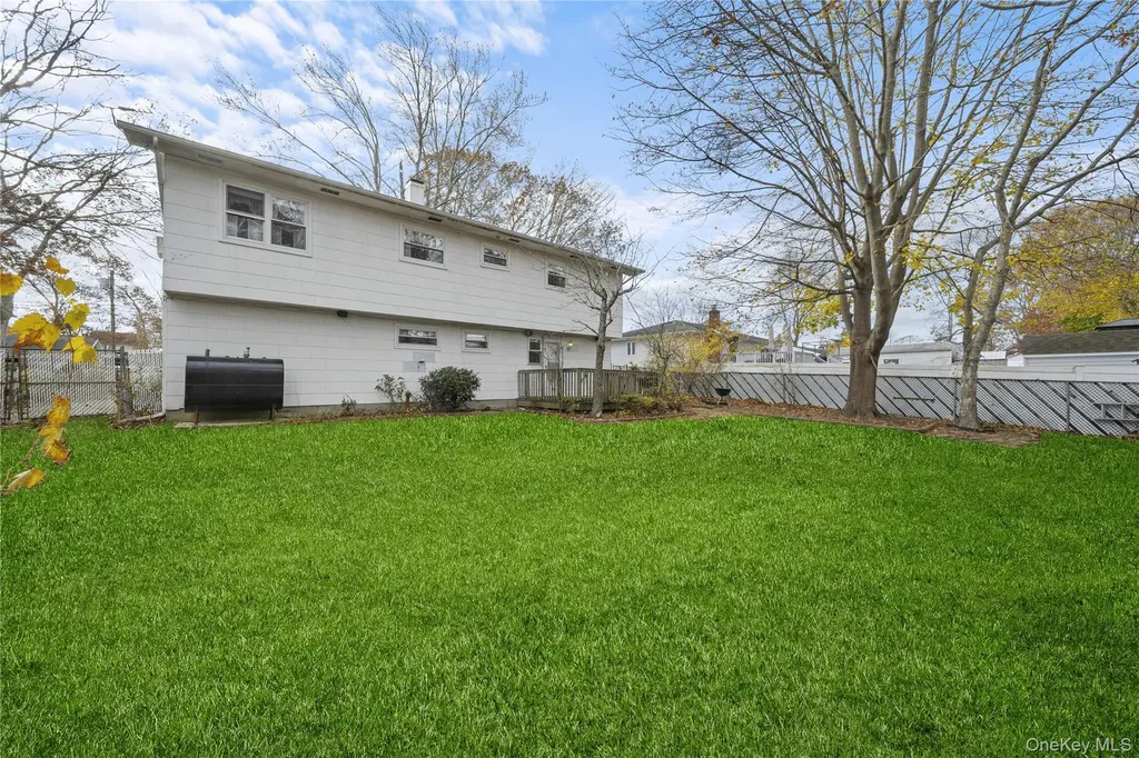 21 Lama Drive Shirley NY 11967