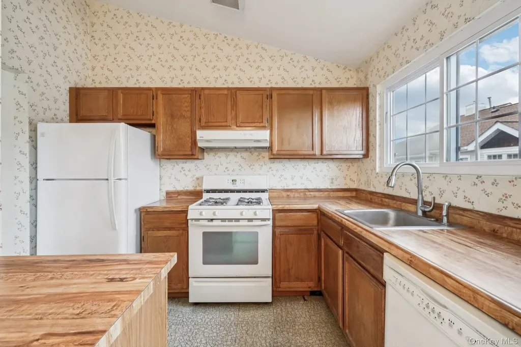 1401 Whispering Hills Chester NY 10918